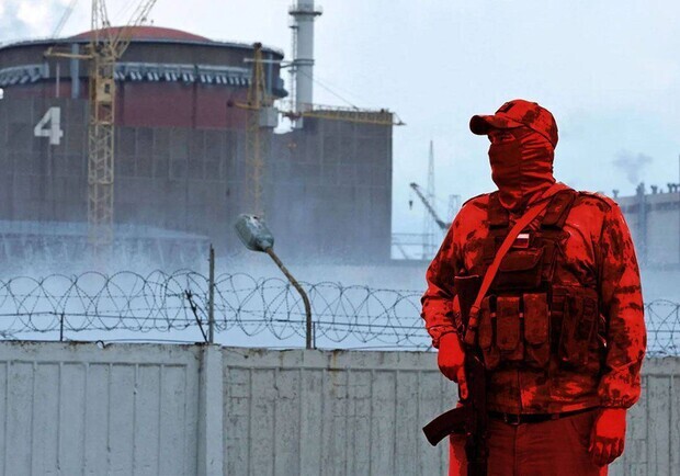 На захваченной Запорожской АЭС оккупанты сжигают тела погибших солдат РФ. 