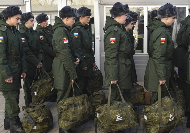 оккупанты готовят старшеклассников Мелитополя к службе в армии РФ. 