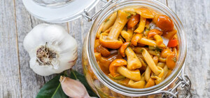 В Одессе 17-летняя девушка попала в больницу после употребления грибов с Привоза