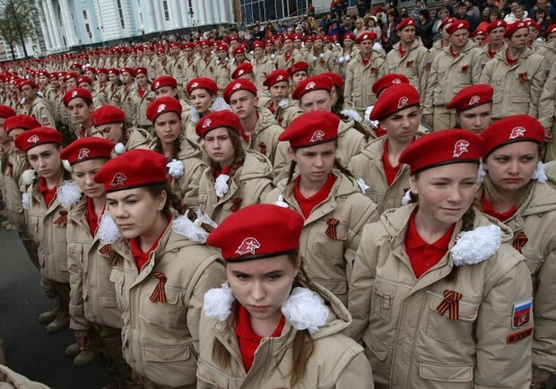 В Запорожской области оккупанты хотят принять присяги "юнармейцев" - 