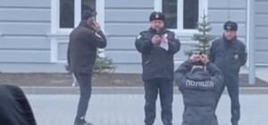 Сотрудников Одесского университета внутренних дел уволили за издевательство над студентом 