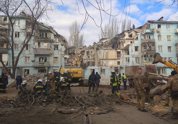Какую финансовую помощь получат жители разрушенного дома в Запорожье - фото: Александра Залозная