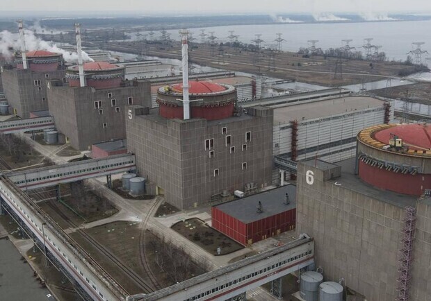 На Запорожской АЭС есть угроза отключения от последней резервной линии электропередач. 