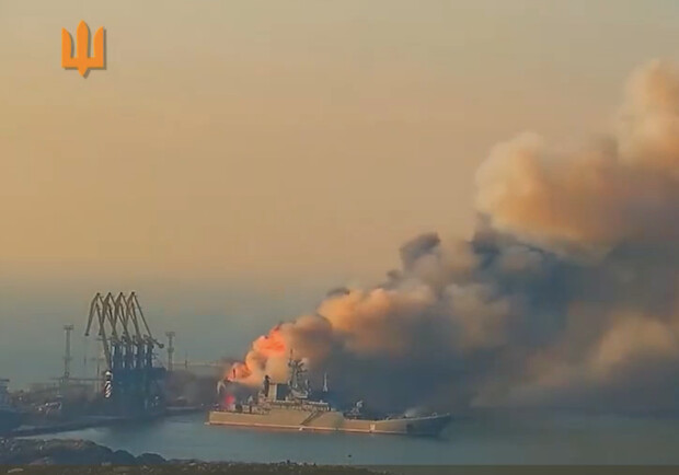 Залужный опубликовал видео, как год назад атаковали российские корабли в Бердянске -