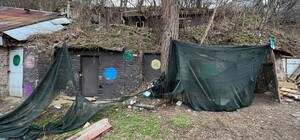 Я повешусь: женщина, жившая в Киеве с ребенком в землянке, нарушила молчание