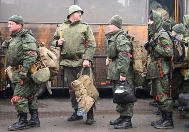 Коллаборанты в Запорожской области начали паковать "тревожные чемоданы". 