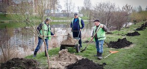 В Киеве во время толоки вывезли более шести тысяч кубометров мусора: фото