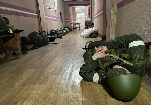 Многие раненые: школу в Запорожской области оккупанты переквалифицировали в госпиталь. 
