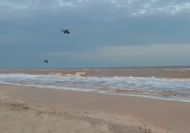 В Кирилловке российский вертолет упал в Азовское море - 