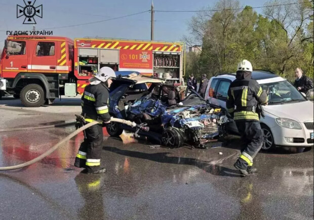 В Запорожье на Набережной произошло серьезное ДТП: среди пострадавших подростки 