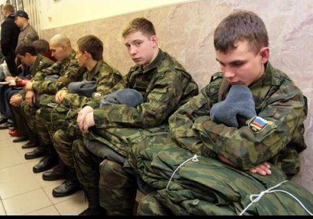 Оккупанты готовят российские паспорта 14-летним детям из Запорожской области для включения их в военный реестр РФ. 
