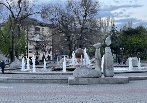 В Запорожье заработали основные фонтаны - фото Vgorode