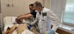 В Днепре спасли 23-летнего военного, которому оторвало две ноги