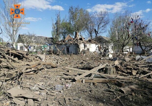 Разрушены дома и школа: армия РФ выпустила по Гуляйполю авиабомбу. 