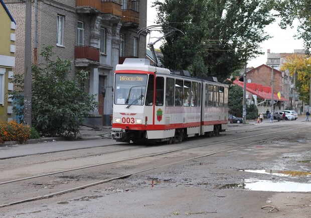 В Запорожье изменились маршруты трамваев и троллейбусов 7 мая -