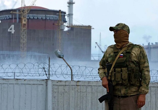 Оккупанты собираются "эвакуировать" с Запорожской АЭС почти 3 000 работников 