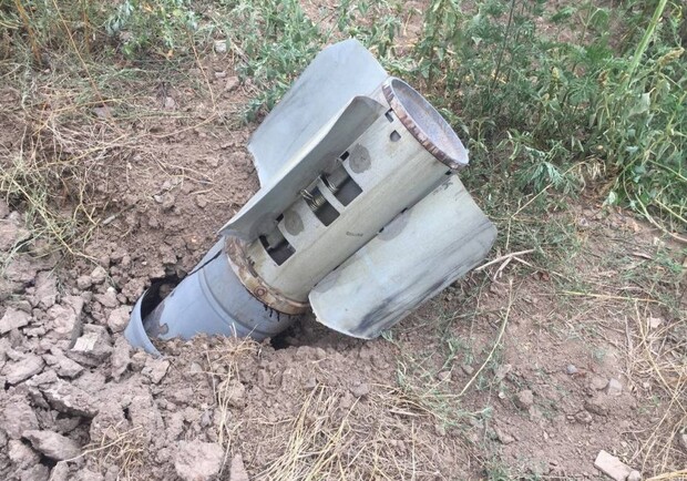 Под Запорожьем саперы нашли остатки снаряда от РСЗО "Смерч". 