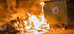 На Виноградаре неизвестные подожгли мусорные баки в нескольких ЖК