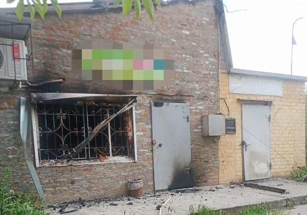 Окупанти атакують село у Запорізькому районі: постраждала жінка - 