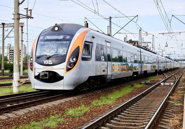 Укрзалізниця повертає потяг "Інтерсіті+" з Києва до Дніпра та Запоріжжя 