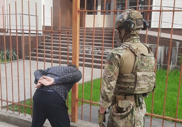 У Запоріжжі затримали ексдепутата-комуніста, який наводив російські ракети на Україну. 