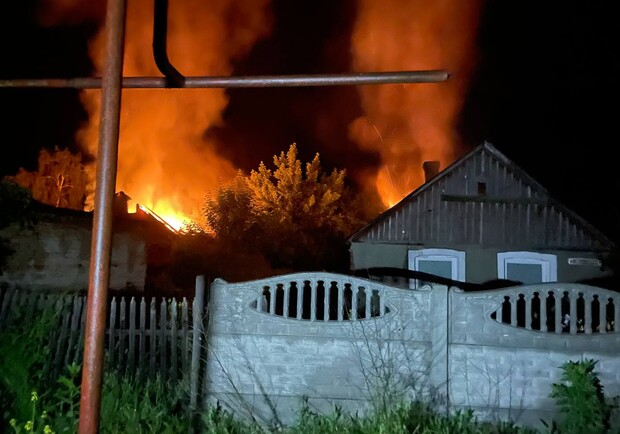 Враг нанес 69 ударов по Запорожской области: в Орехове возник масштабный пожар. 