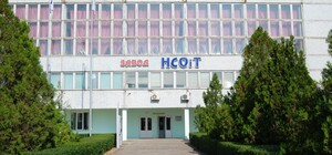 Оккупанты ремонтируют военную технику на захваченном заводе в Энергодаре