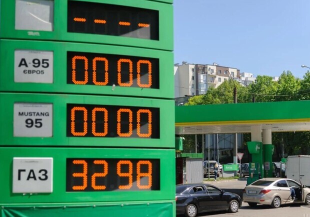 В Одессе сержант полиции, который влез в долги из-за игромании, пытался ограбить АЗС