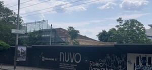 У Києві знесли історичну будівлю заради нового ЖК