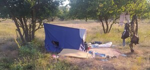 Вигнав орендар житла: під Одесою в наметі мешкає біженка з Миколаївської області