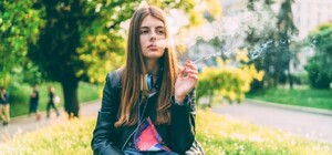 Мешканців Запоріжжя штрафують за паління у не встановлених для цього місцях