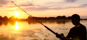 На Львівщині під час риболовлі 23-річний чоловік заразився лептоспірозом 