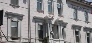 Из-за российской атаки пострадало здание генконсульства Китая в Одессе (обновлено)