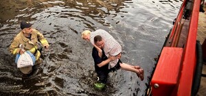 В Одессе из-за непогоды затопило Пересыпский район: пришлось спасать людей