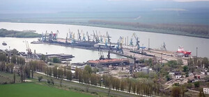 Атака на порт Рени: румынское судно попало под обстрел РФ