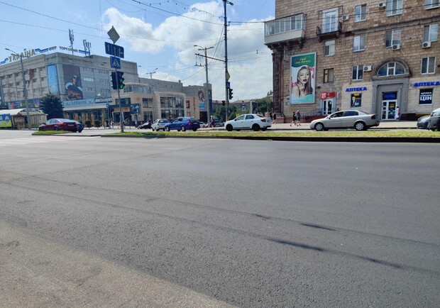 В центре Запорожья из проезжей части убрали "трамприн". 