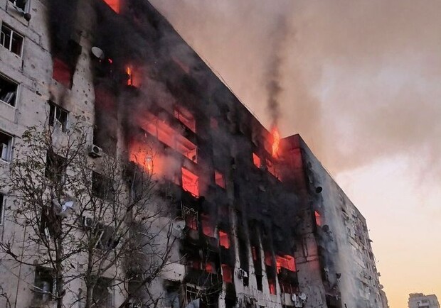 После атаки по Орехову загорелась девятиэтажка - 