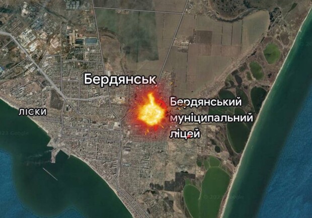 В Бердянске прогремели взрывы на территории "предвыборного участка" -