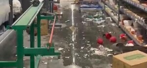 Появилось видео первых минут после атаки ТЦ в Никополе