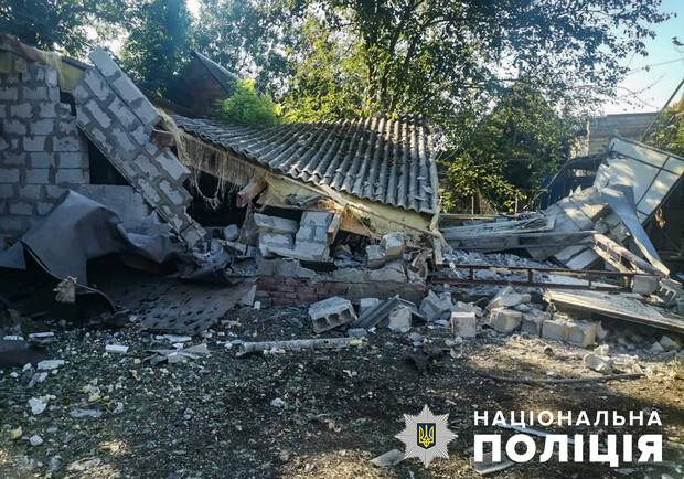 Поліція показала наслідки обстрілів у Запорізькій області за добу -