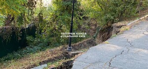 В Киеве произошел обвал Соломенского парка