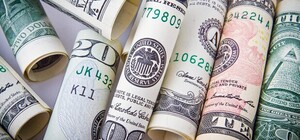 Курс валют в Україні 28 жовтня 2023 року: скільки коштує долар і євро