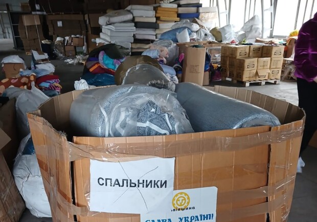 Хищение гуманитарки в Запорожье: на одном из предприятий было обнаружено 200 тонн груза. 