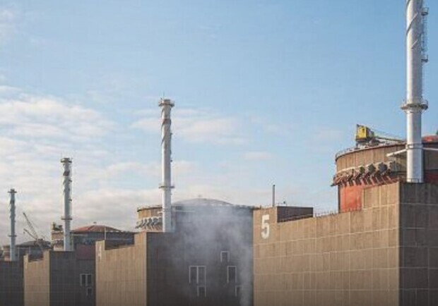 На оккупированной Запорожской АЭС перевели энергоблок в состояние "холодной остановки".