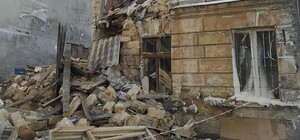 На Базарной обвалился дом