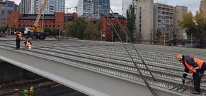 Реконструкція Дегтярівського мосту продовжується: коли закінчать ремонт
