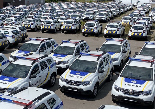 Запорізька поліція купує новий Renault Duster за мільйон. 