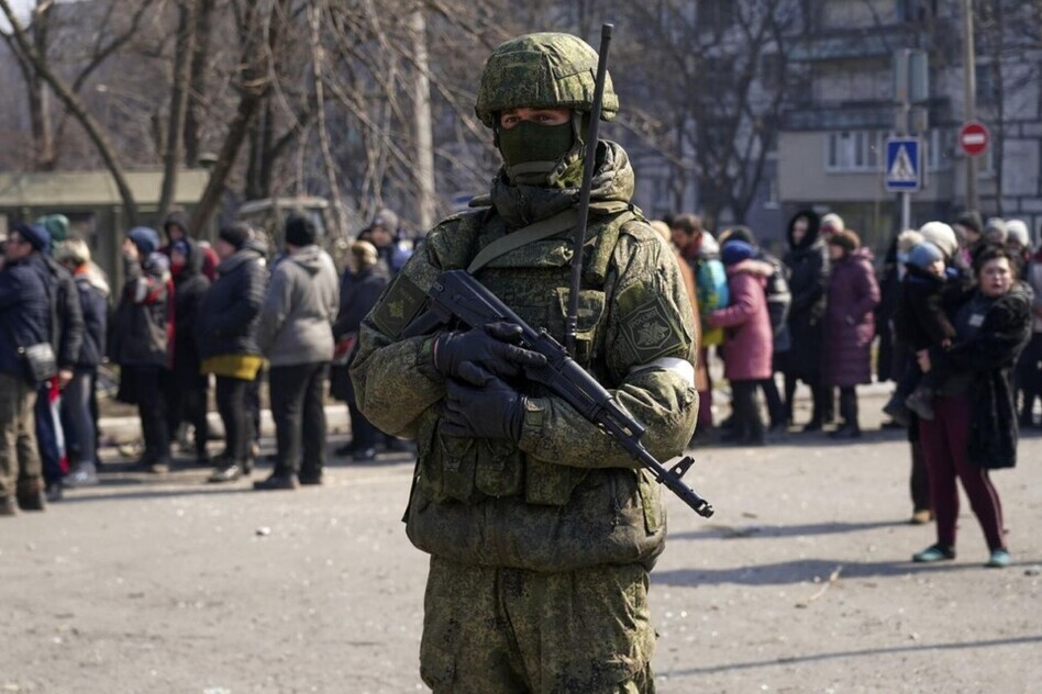 Оккупанты пытаются вербовать жителей Запорожской области в армию РФ. 