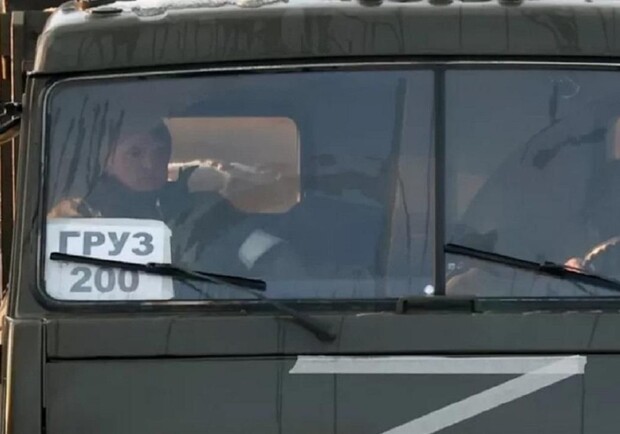 В Запорожской области оккупант на "Лексусе" влетел в КАМАЗ с ранеными захватчиками. 