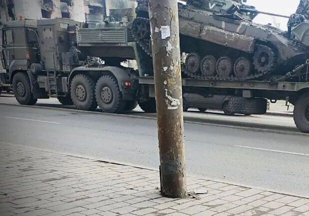 Армия РФ продолжает перекидывать боеприпасы и танки в сторону Бердянска. 